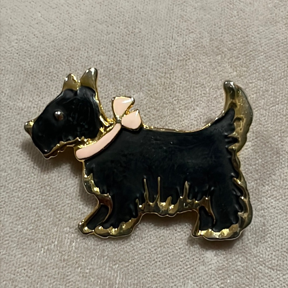 Super Cute Black & Pink Enamel Scottie Dog Brooch Pin Gold Tone background